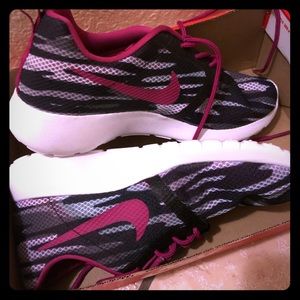 Nike Roshe one flight weight